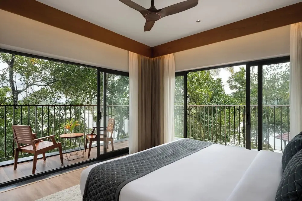 Султан-Батери: Sterling Lontano Waterfront Wayanad