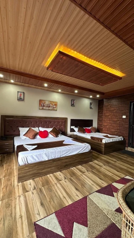 Курсеонг: Traditional Hotel And Restaurant
