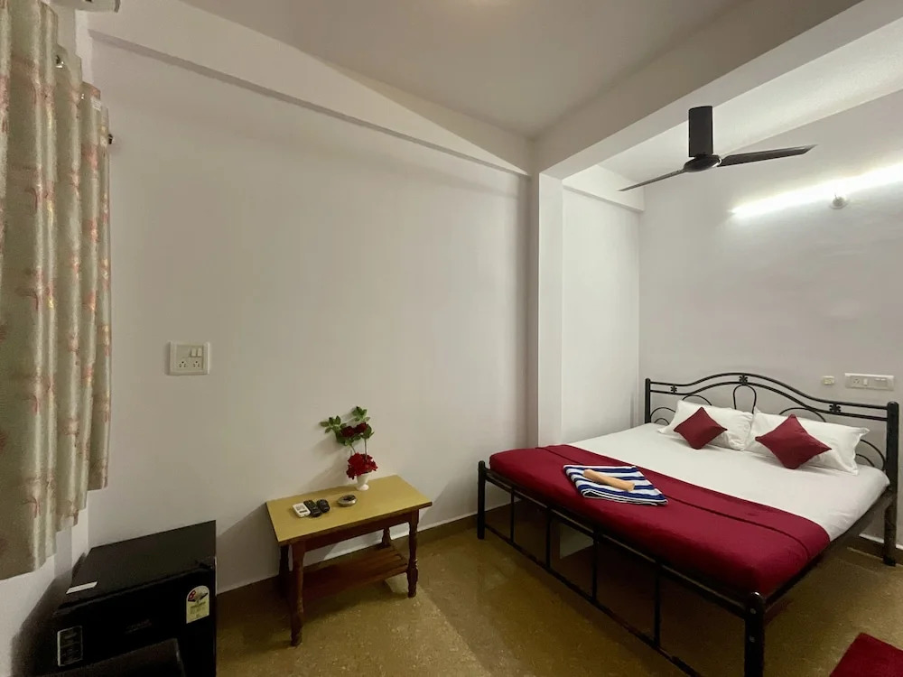 Арамбол: God Gift Hostel