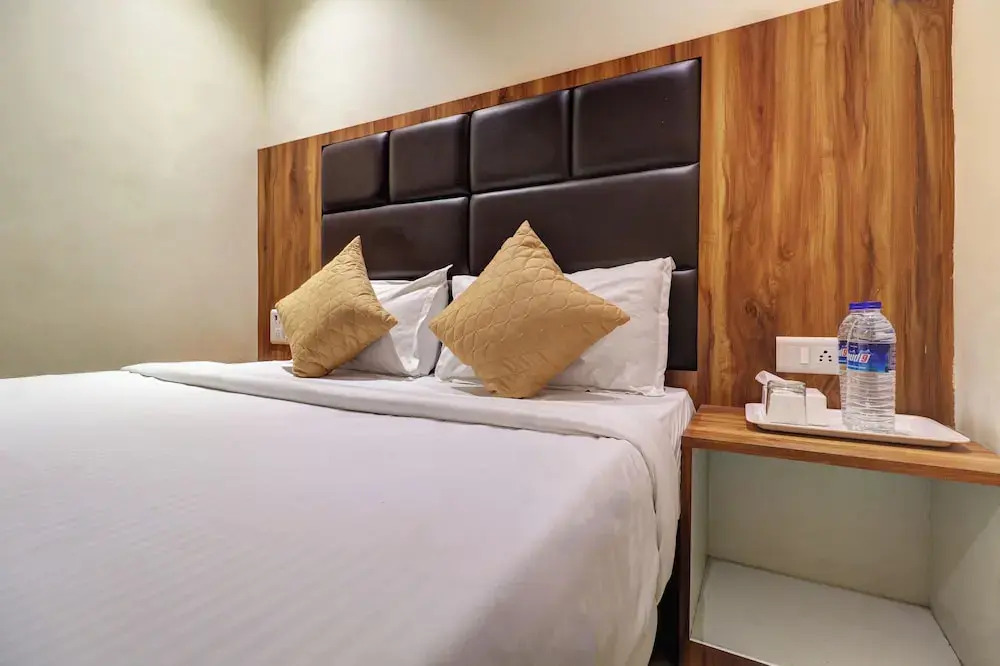 Мумбаи: Hotel Emirates Suite