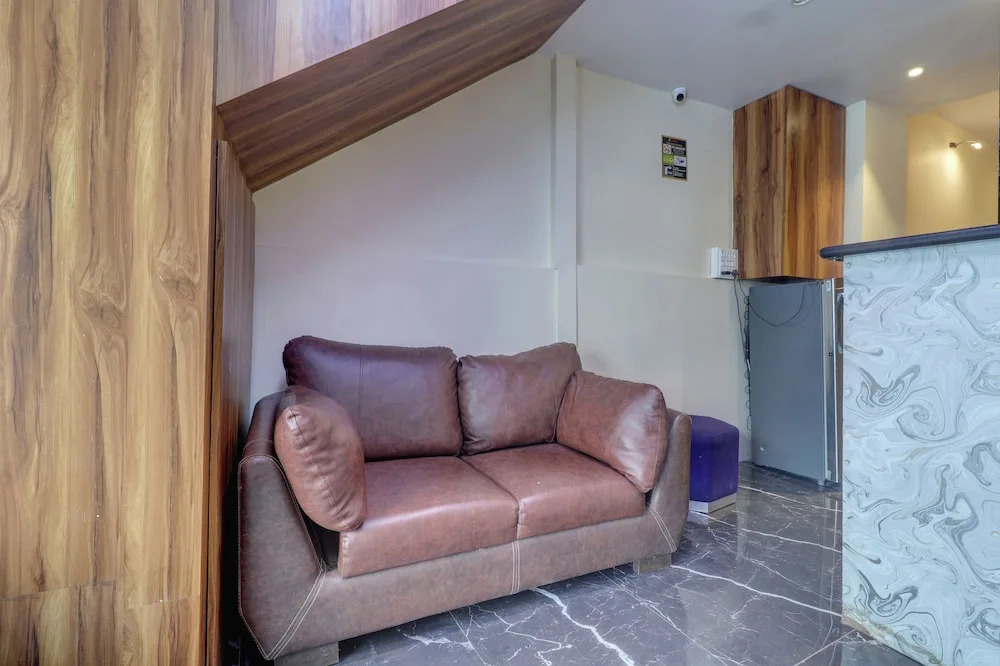Мумбаи: Hotel Emirates Suite