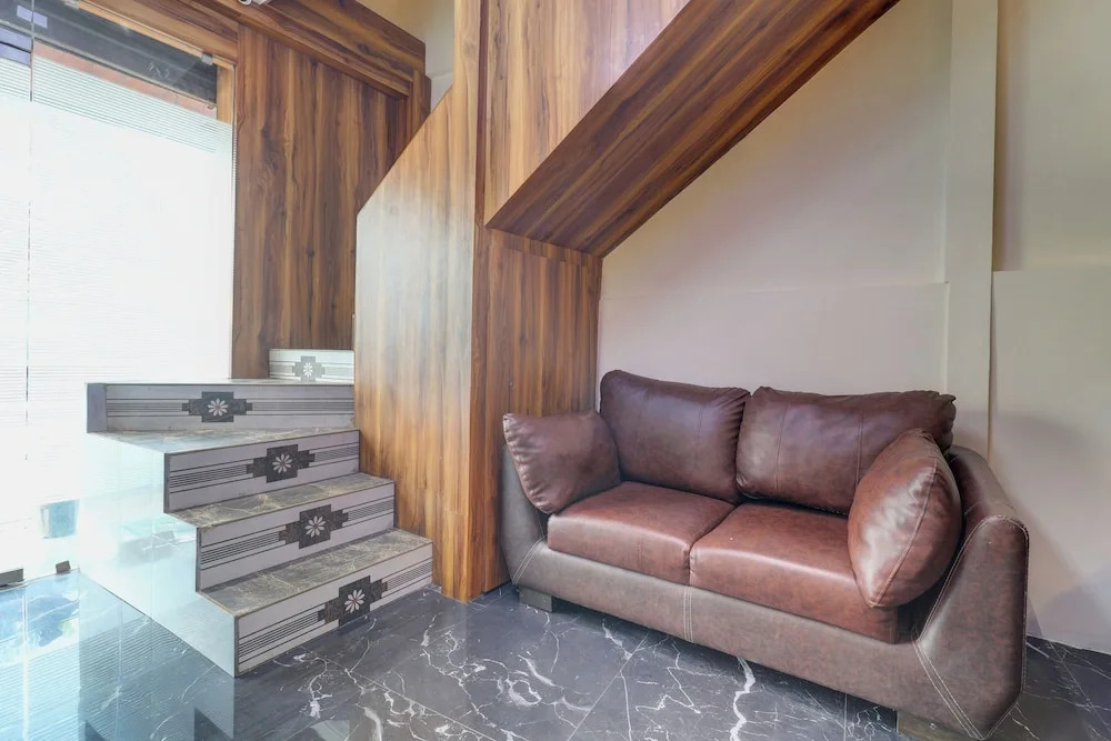 Мумбаи: Hotel Emirates Suite