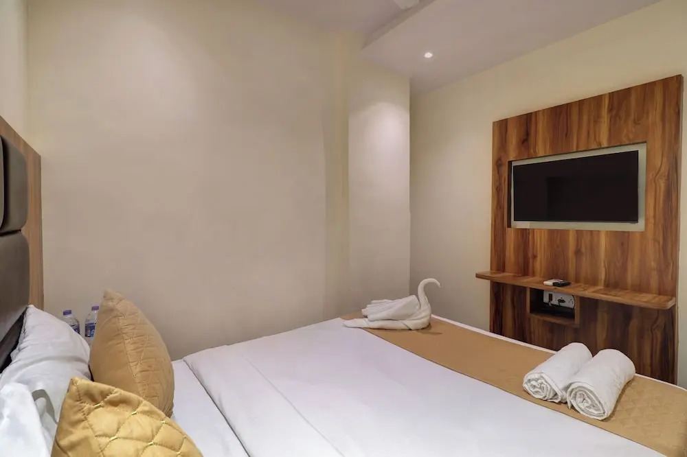 Мумбаи: Hotel Emirates Suite
