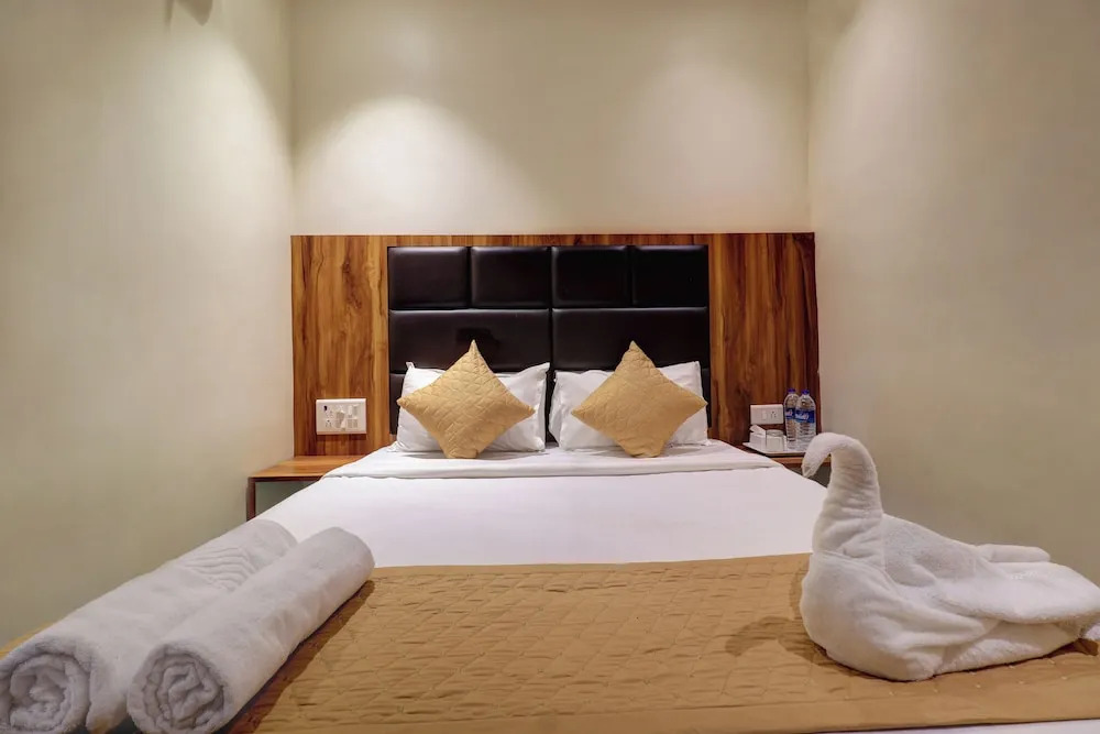 Мумбаи: Hotel Emirates Suite