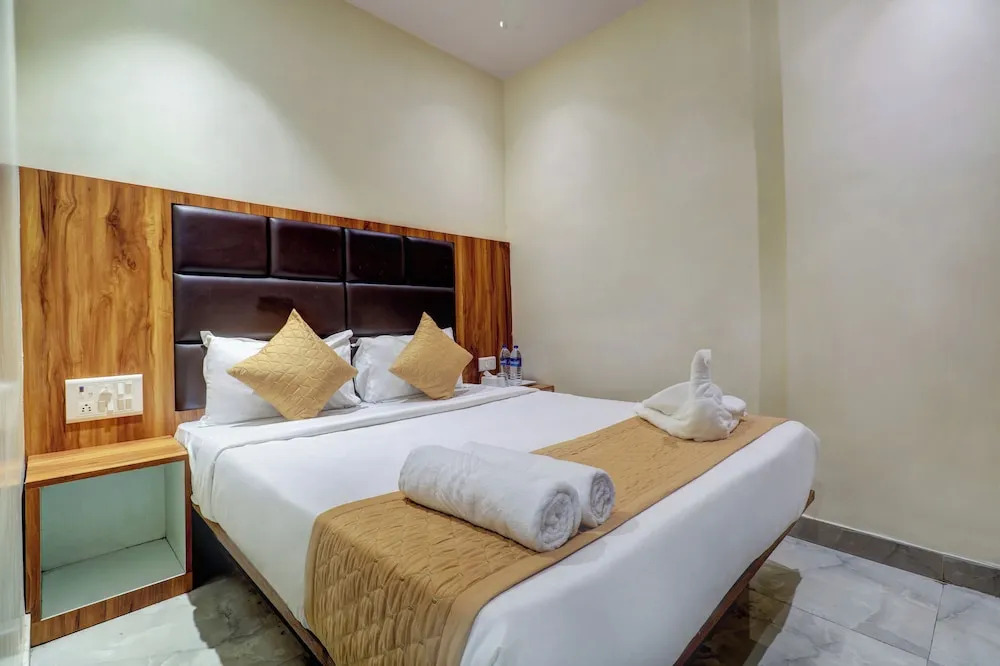 Мумбаи: Hotel Emirates Suite