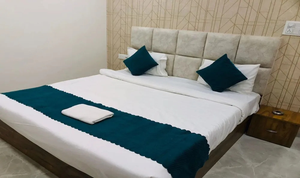 Индаур: Hotel Atharv Inn