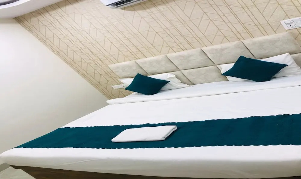 Индаур: Hotel Atharv Inn