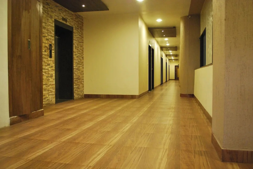 Сурат: Hotel Vijya laxmi Rooms and Banquet Hall