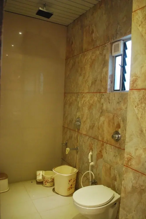 Сурат: Hotel Vijya laxmi Rooms and Banquet Hall