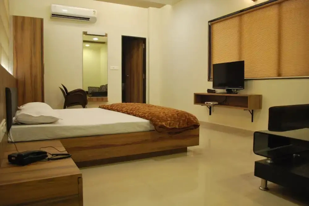 Сурат: Hotel Vijya laxmi Rooms and Banquet Hall
