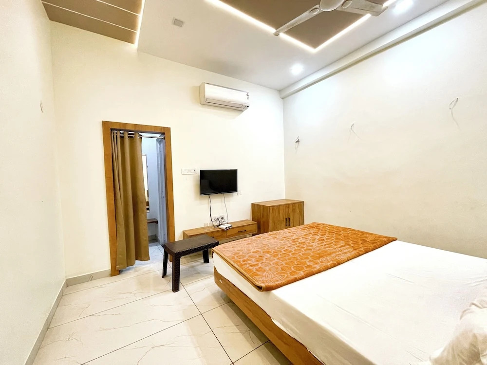 Удджайн: Hotel Gupta Residency - near Temple