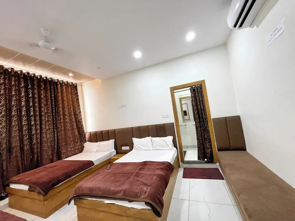 Удджайн: Hotel Gupta Residency - near Temple