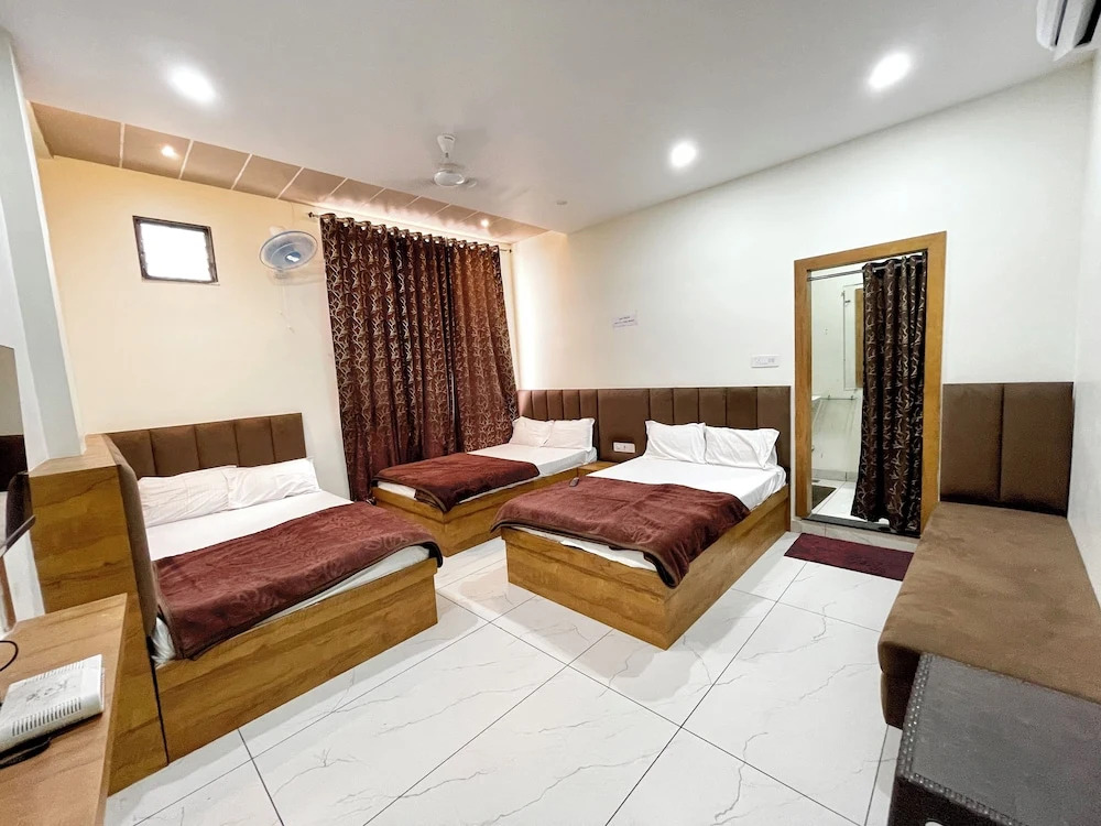 Удджайн: Hotel Gupta Residency - near Temple