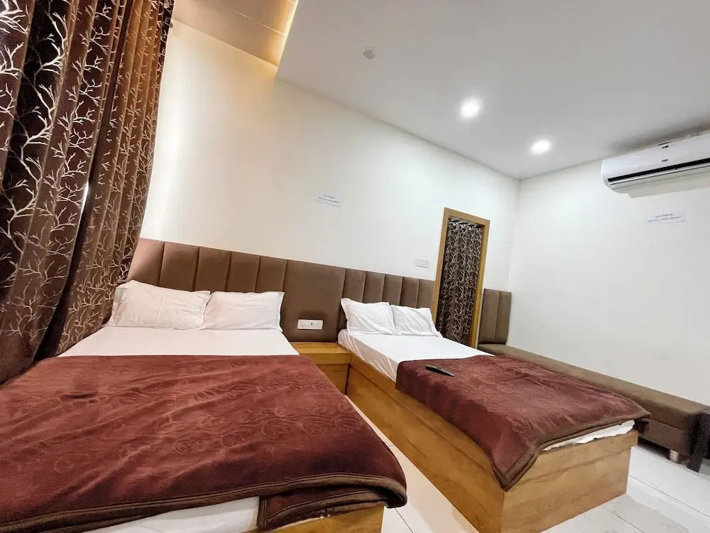 Удджайн: Hotel Gupta Residency - near Temple