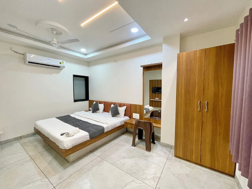 Удджайн: Hotel Shree Nakoda Paradise - Ujjain