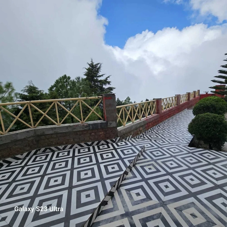 Массури: HR Windsong Homestay