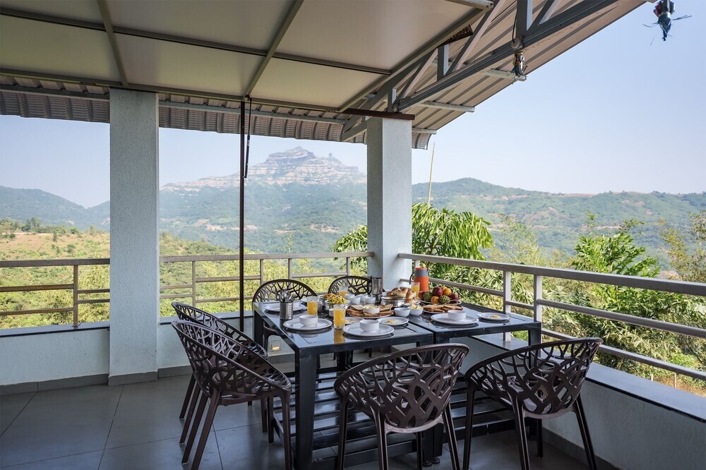 Лаваса: CosmicStays Ekantam - Mountain View Villa near Pune