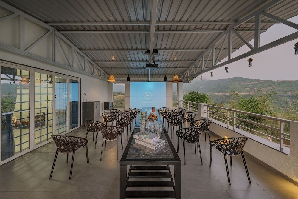 Лаваса: CosmicStays Ekantam - Mountain View Villa near Pune