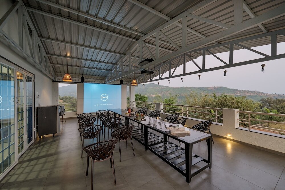 Лаваса: CosmicStays Ekantam - Mountain View Villa near Pune