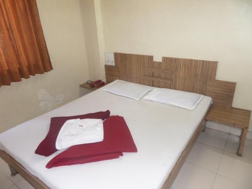 Нашик: Hotel Sai Ratna