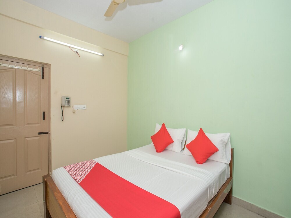 Бангалор: OYO 12776 SV Suites
