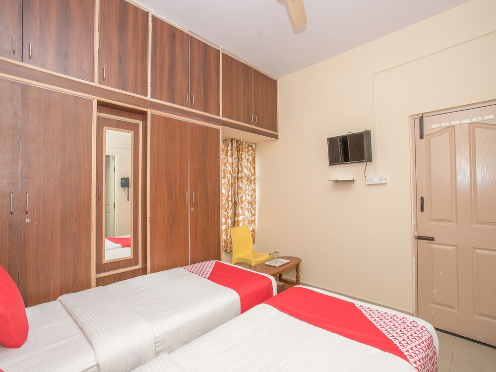 Бангалор: OYO 12776 SV Suites