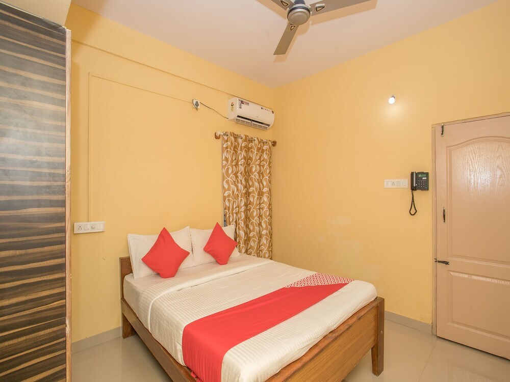Бангалор: OYO 12776 SV Suites