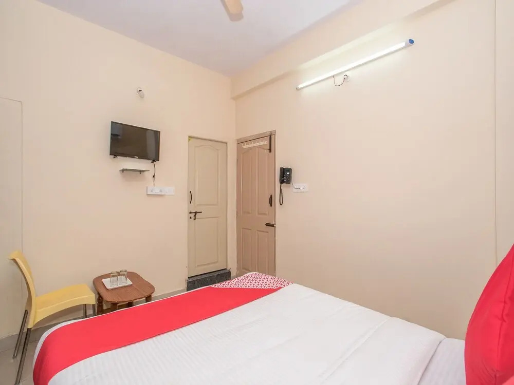 Бангалор: OYO 12776 SV Suites