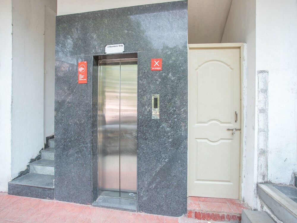 Бангалор: OYO 12776 SV Suites