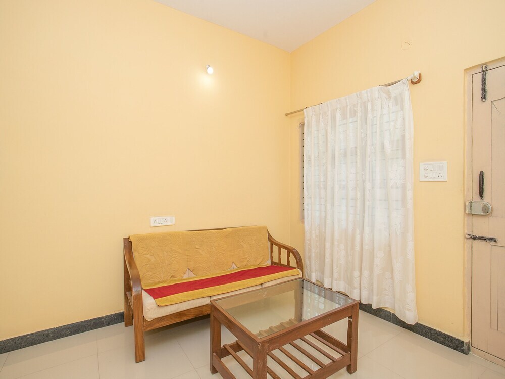 Бангалор: OYO 12776 SV Suites