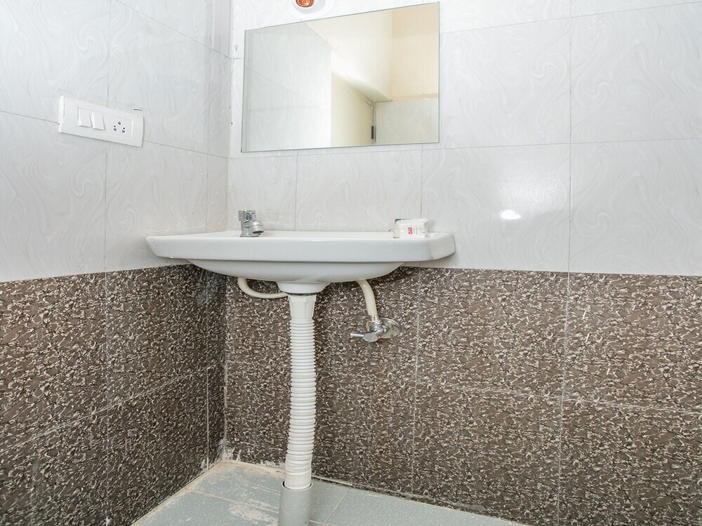 Бангалор: OYO 12776 SV Suites