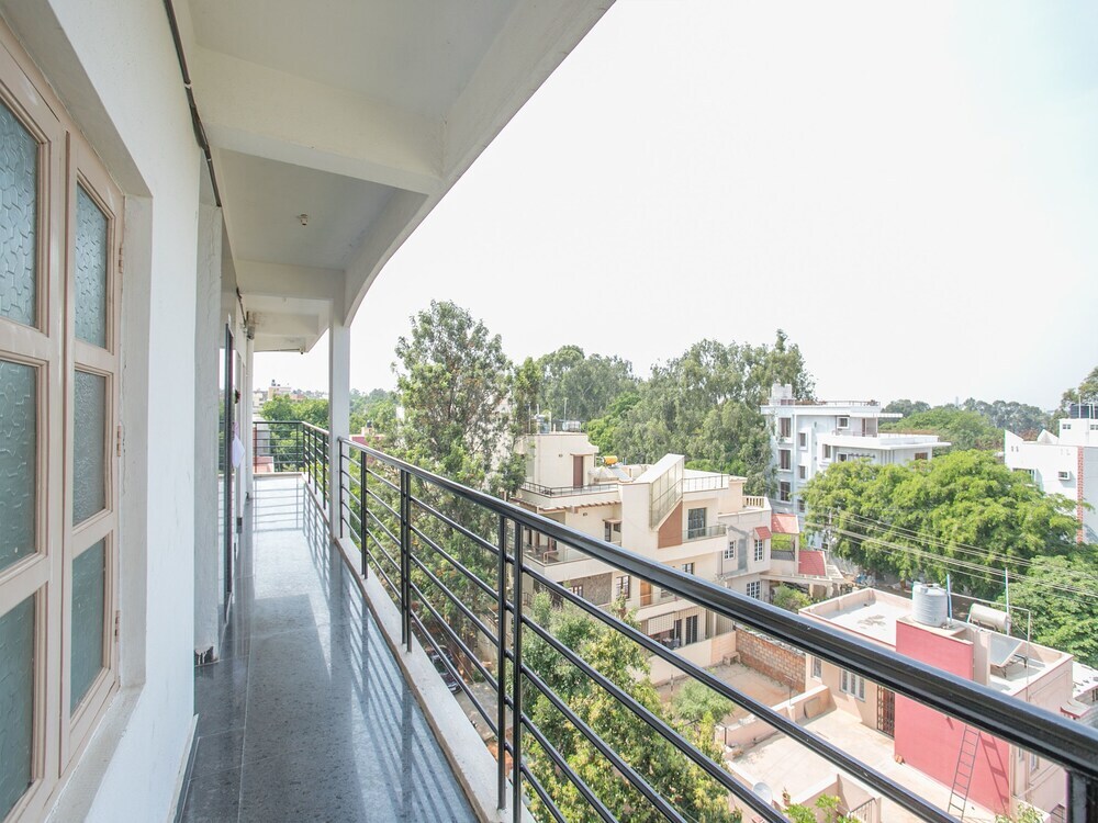 Бангалор: OYO 12776 SV Suites