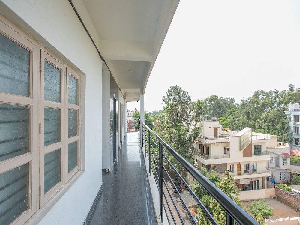 Бангалор: OYO 12776 SV Suites