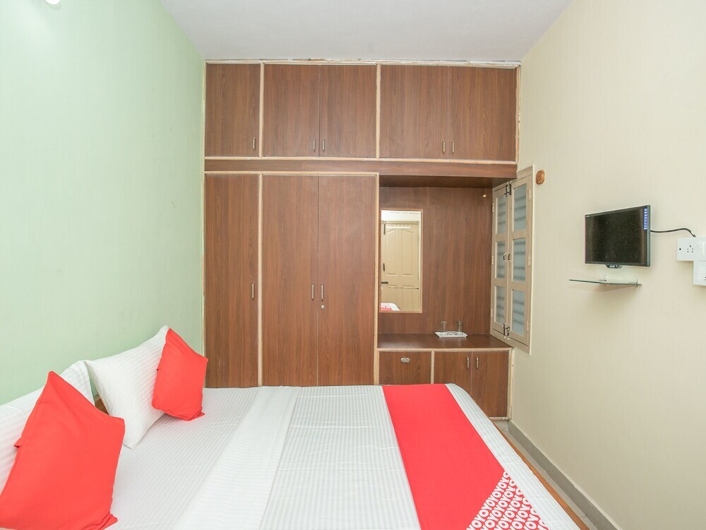 Бангалор: OYO 12776 SV Suites