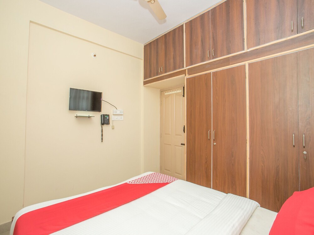 Бангалор: OYO 12776 SV Suites