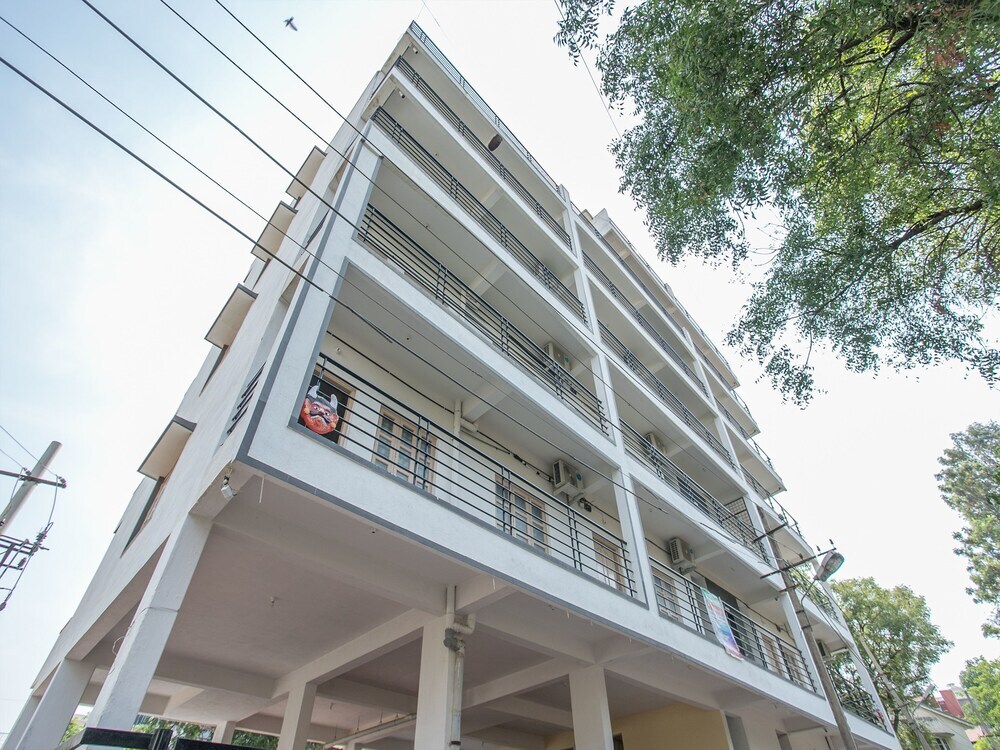 Бангалор: OYO 12776 SV Suites