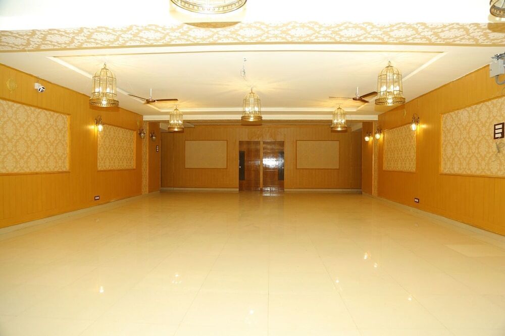 Райчур: Hotel Santoshi Novatel