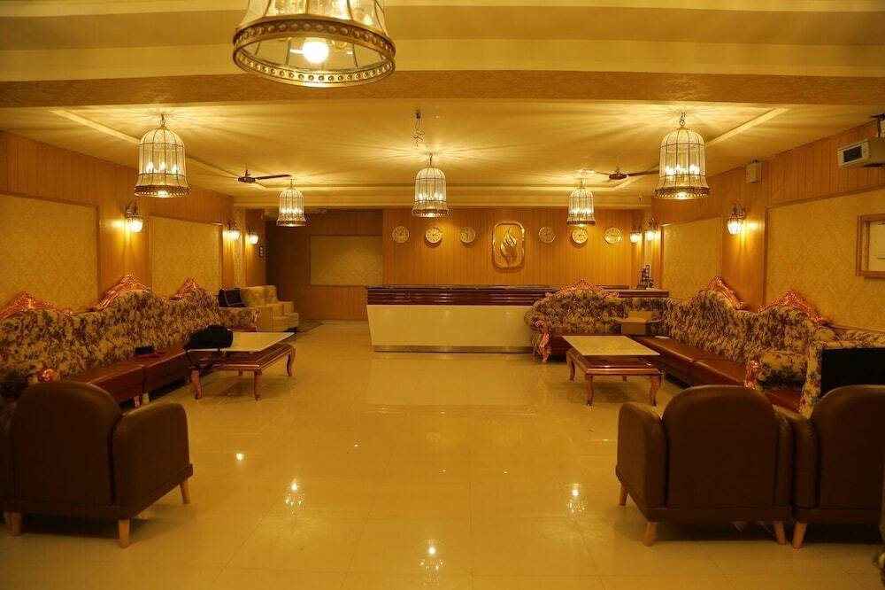 Райчур: Hotel Santoshi Novatel