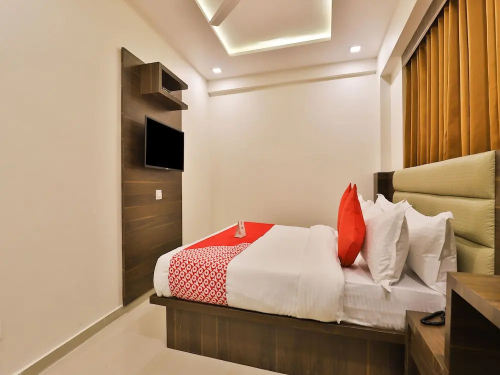 Ахмедабад: OYO 11922 Hotel Sunstar Inn