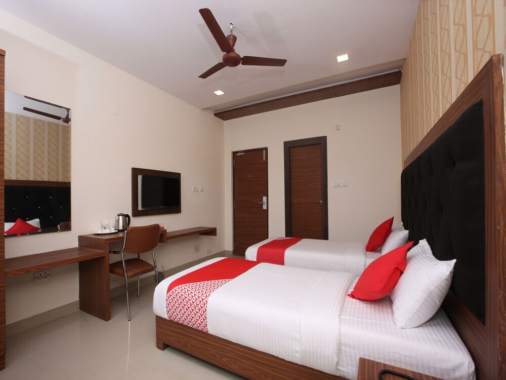 Ченнаи: Capital O 14043 Hotel Star Holiday