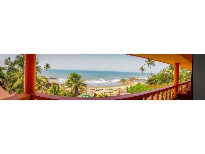 Вагатор: Alcove Beach Resort