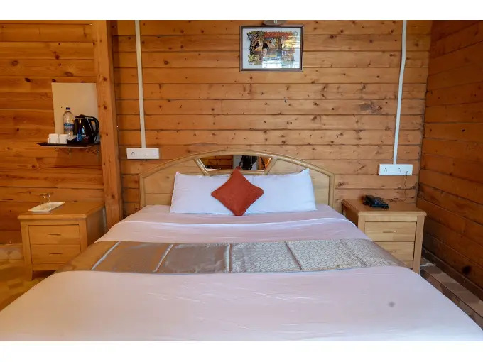 Вагатор: Alcove Beach Resort