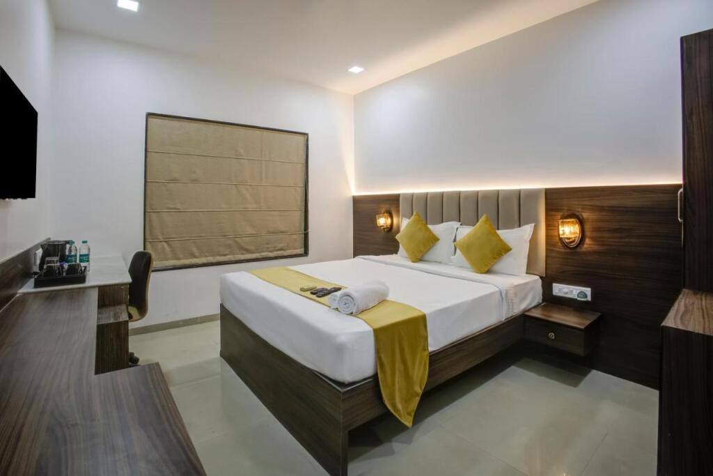 Пуна: StayBird - AERITH STUDIOS, Exclusive Residences, Kharadi