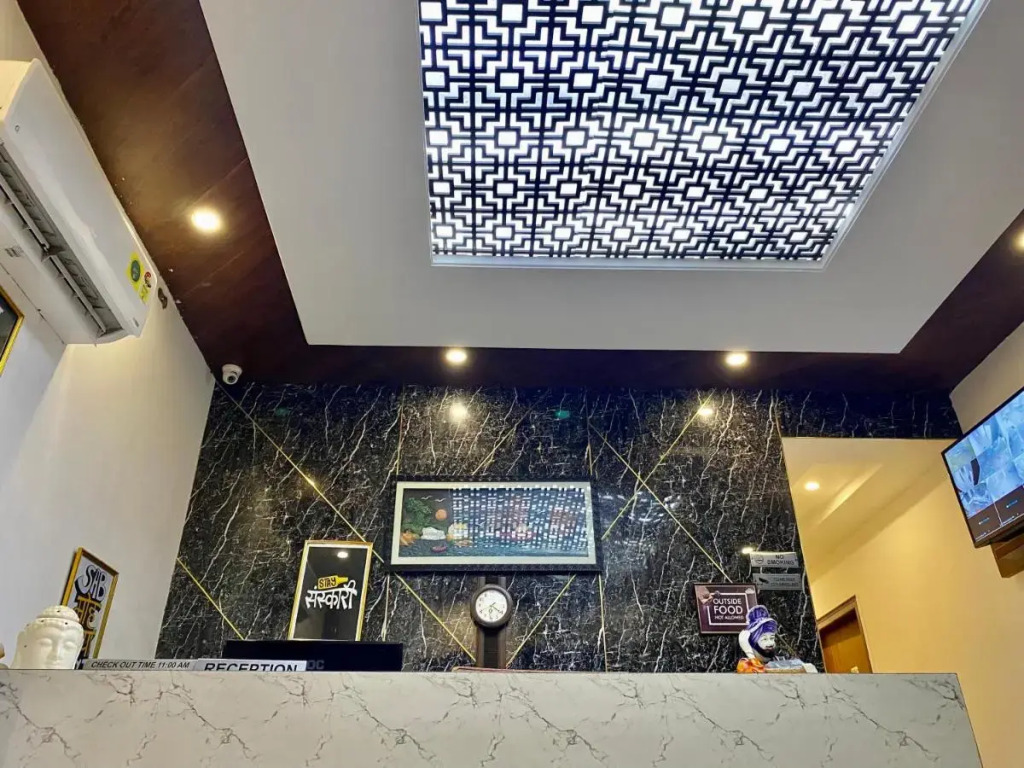 Зиракпур: Hotel Hollywood - Family Hotel