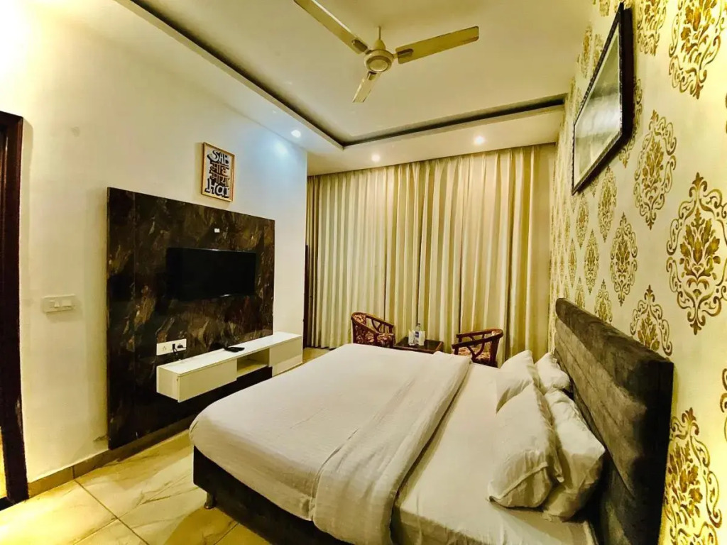 Зиракпур: Hotel Hollywood - Family Hotel