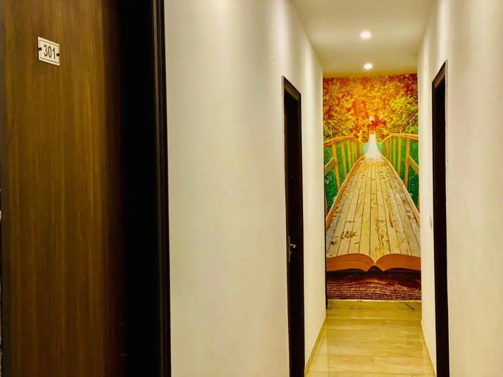 Зиракпур: Hotel Hollywood - Family Hotel