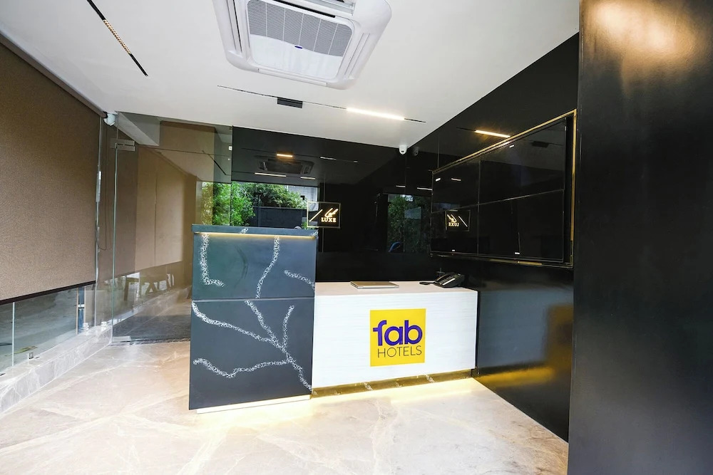 Нойда: Fabhotel Prime Elegance Suites