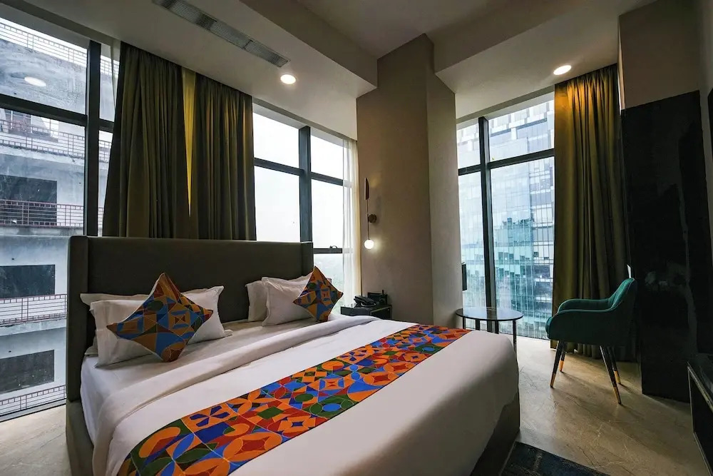 Нойда: Fabhotel Prime Elegance Suites