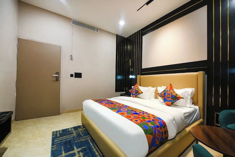 Нойда: Fabhotel Prime Elegance Suites