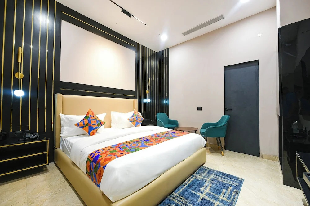 Нойда: Fabhotel Prime Elegance Suites